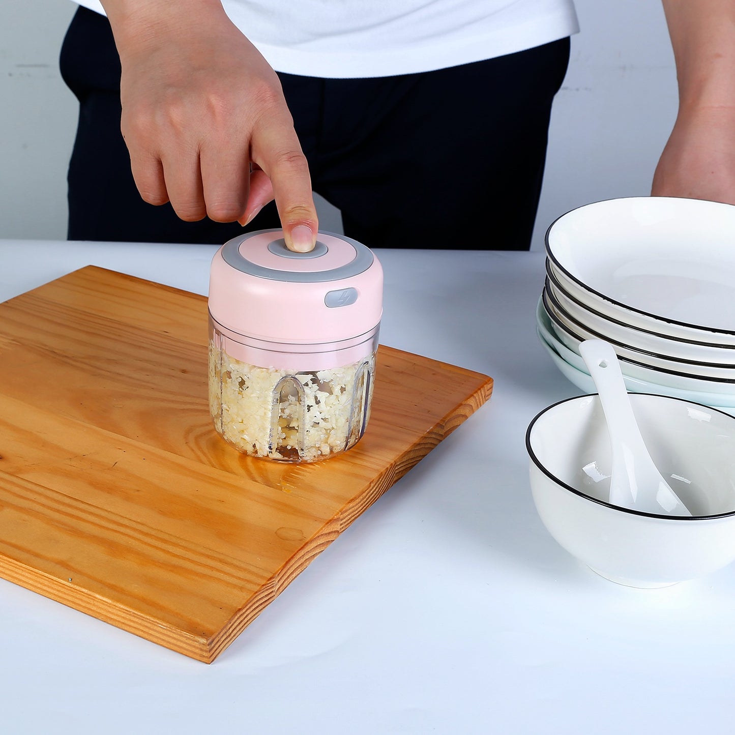 USB Rechargeable Mini Garlic Chopper – Electric Food Processor for Vegetables & Nuts
